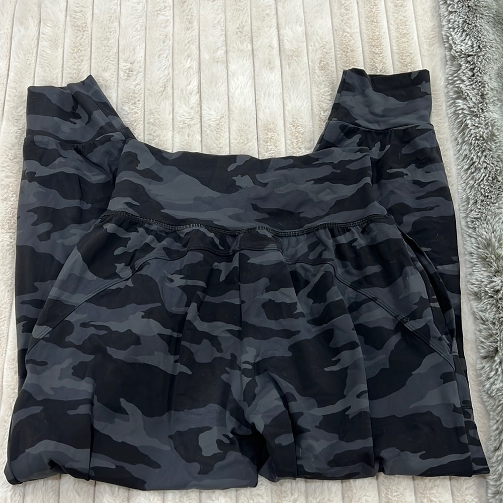 Athleta Salutation Joggers Size SP